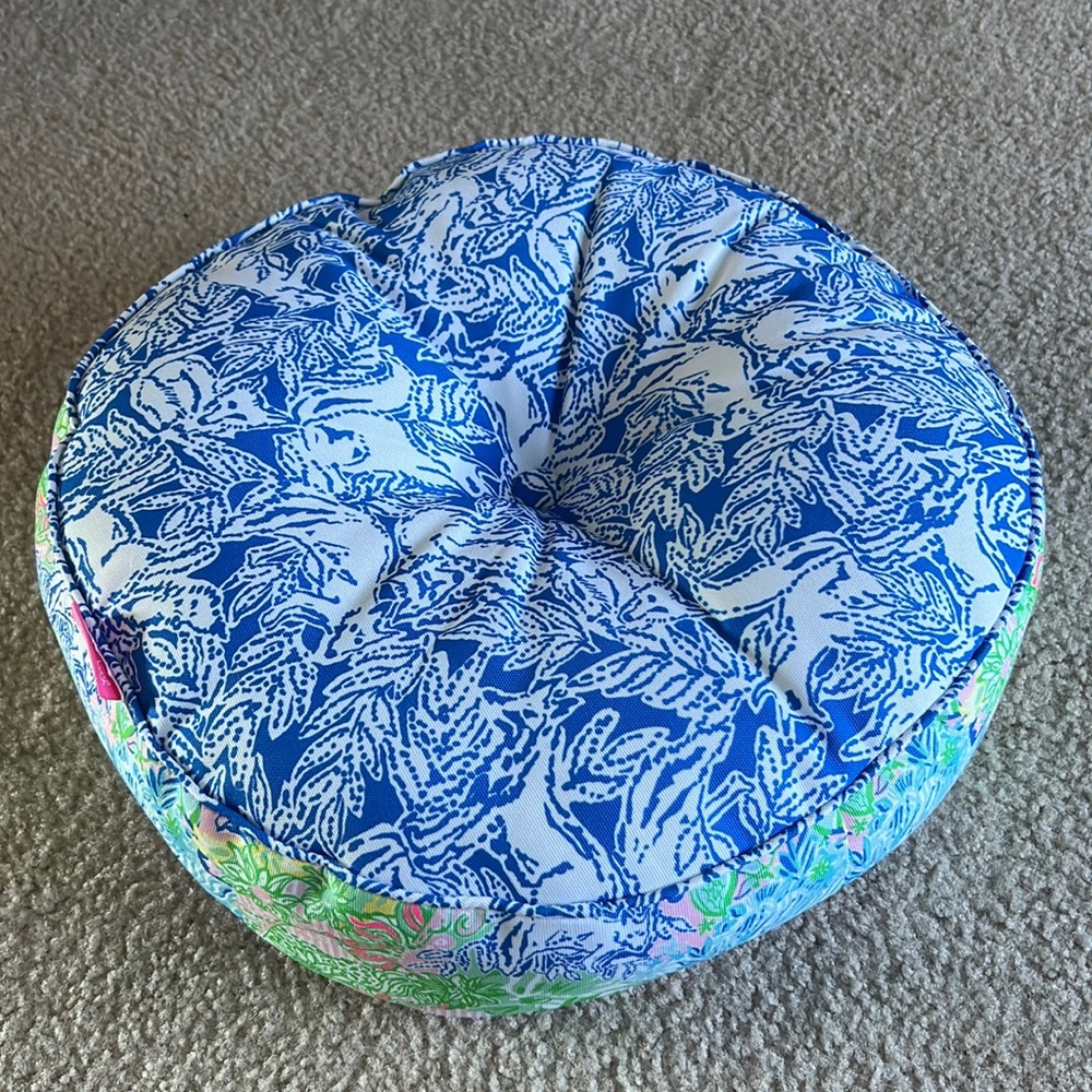 Lilly Pulitzer round indoor/outdoor pillows
